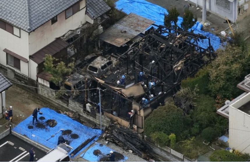 井上盛司(いのうえせいじ)さんの家の火災後の画像